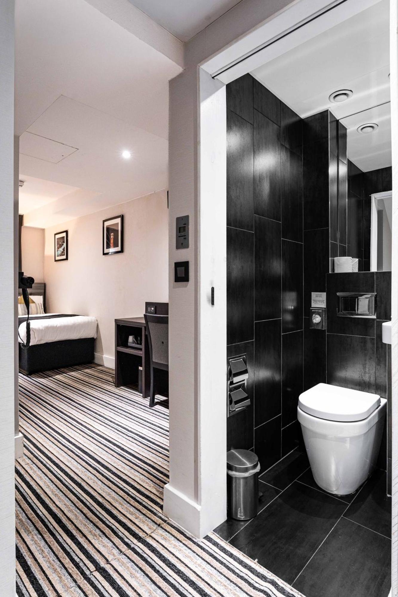 The W14 Kensington Hotell London Exteriör bild