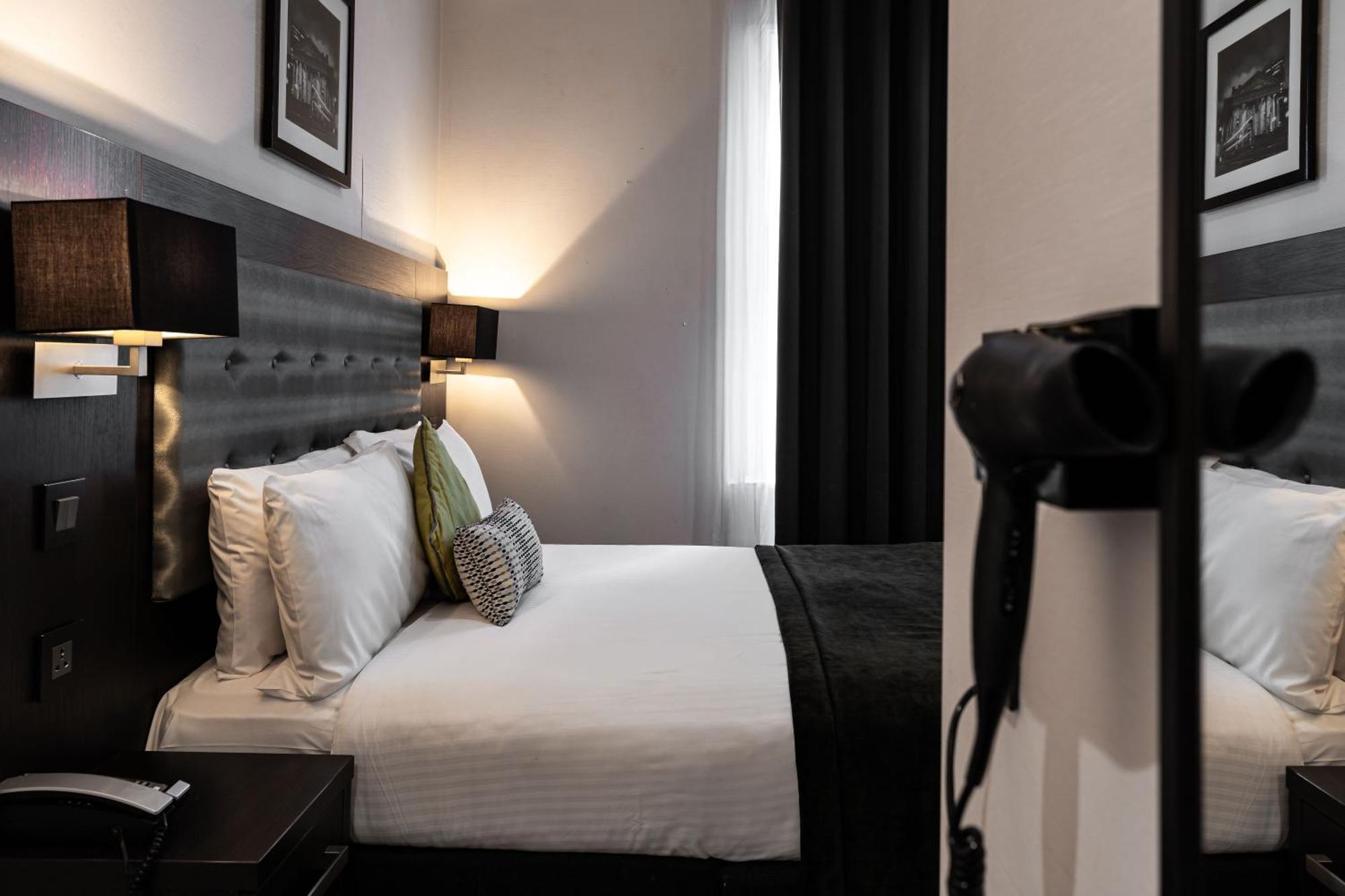 The W14 Kensington Hotell London Exteriör bild