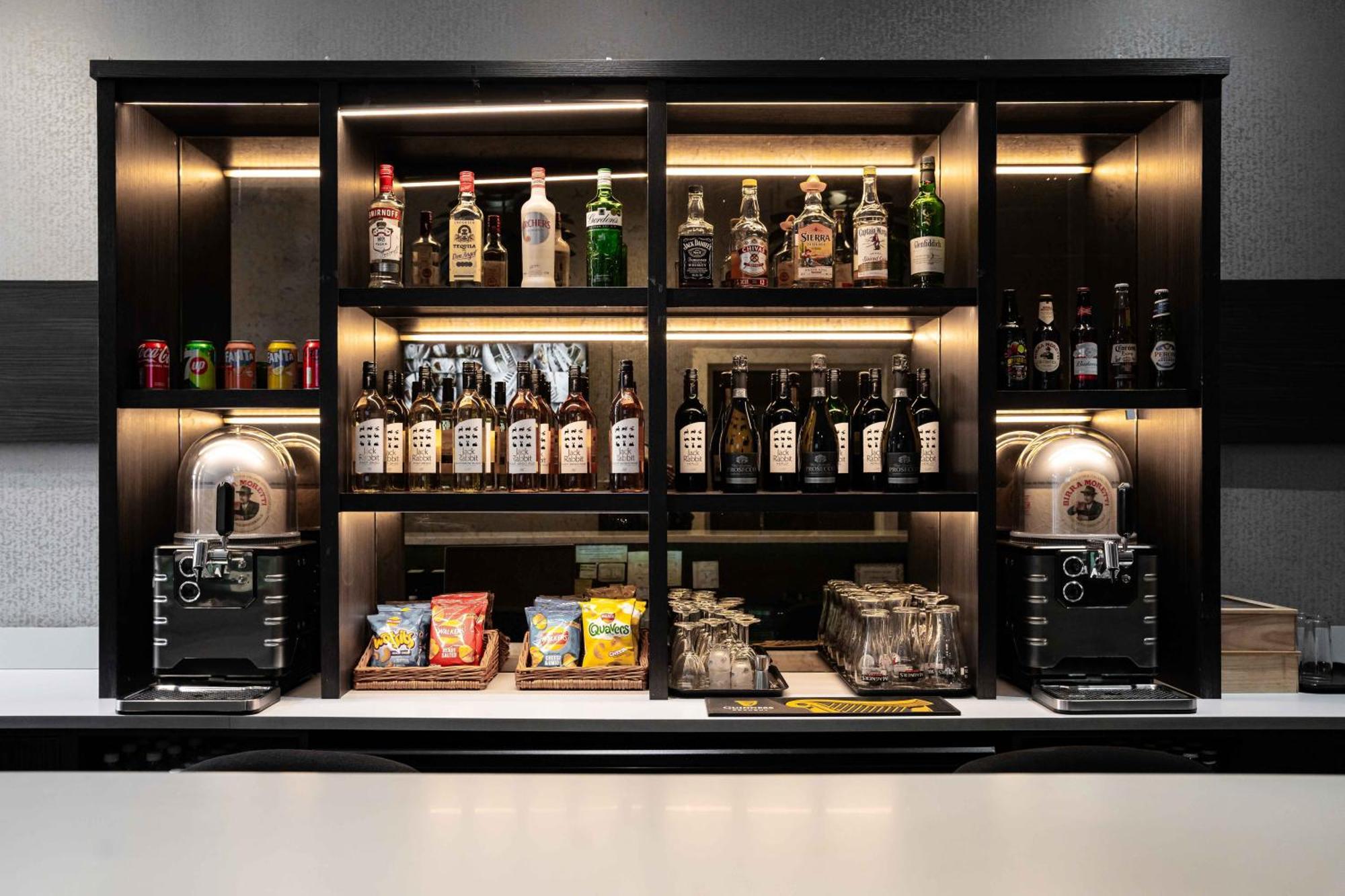 The W14 Kensington Hotell London Exteriör bild