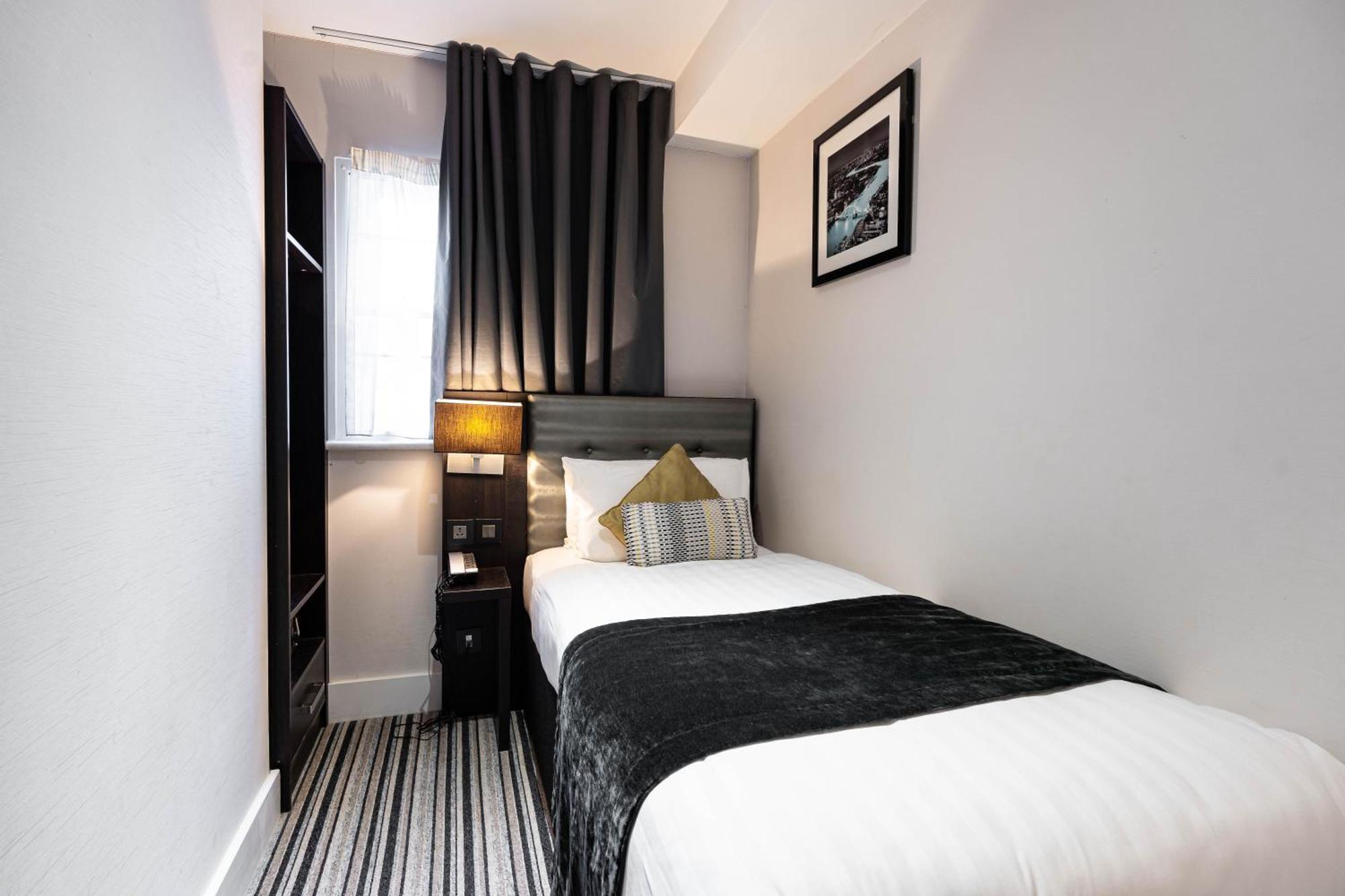 The W14 Kensington Hotell London Exteriör bild
