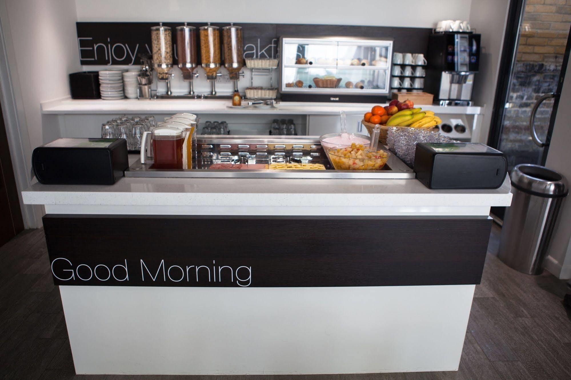 The W14 Kensington Hotell London Exteriör bild